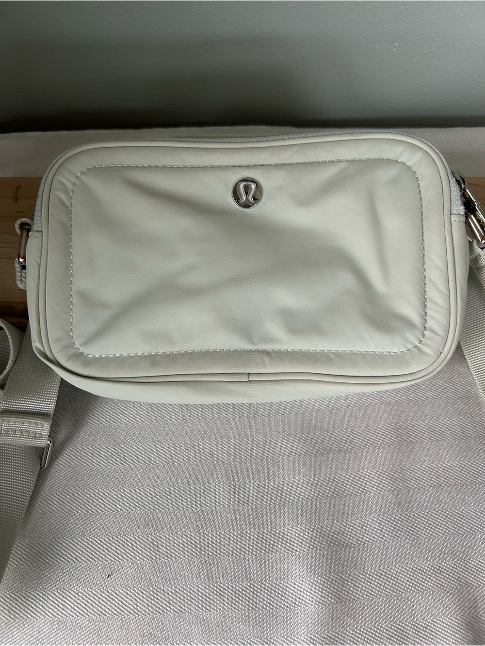 lululemon athletica Small Crossbody Belt Bag in Off-White